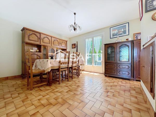 Maison familiale avec potentiel d’aménagement – proche commodités et écoles à pied