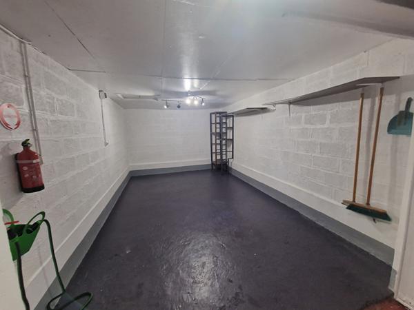 Parking / box Mantes La Jolie 23 m2