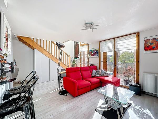 DUPLEX  sans VIS-A-VIS PROCHE TOUTES COMMODITES