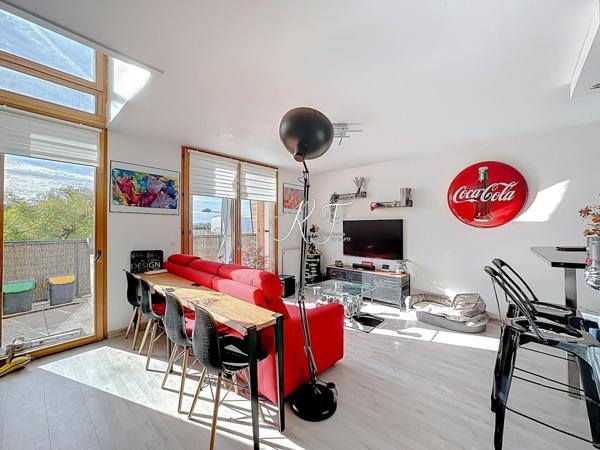 DUPLEX  sans VIS-A-VIS PROCHE TOUTES COMMODITES