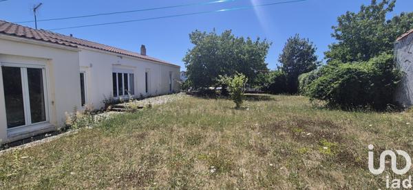 House for sale 5 rooms 111 m² Saint-Jean-d'Angély