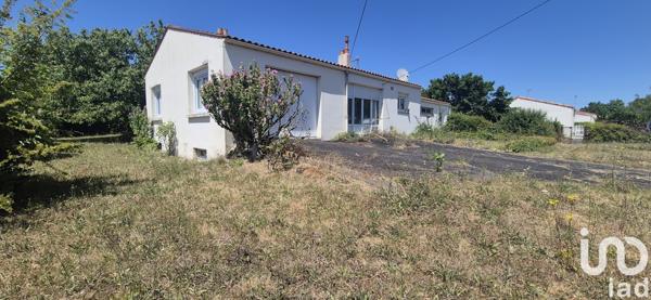 House for sale 5 rooms 111 m² Saint-Jean-d'Angély