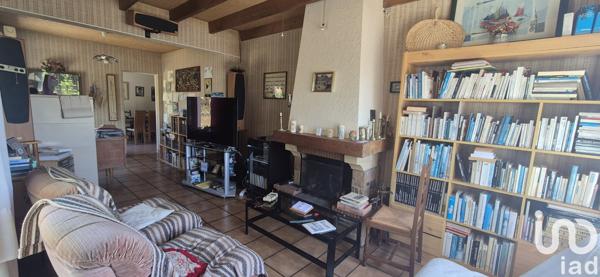 House for sale 5 rooms 111 m² Saint-Jean-d'Angély