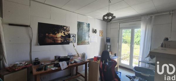 House for sale 5 rooms 111 m² Saint-Jean-d'Angély