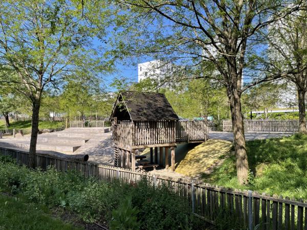 Duplex T4 lumineux de 103 m² - Île de Nantes – Place Galarne