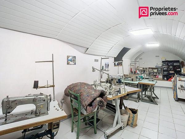 Local Le Vigan 3 pièce(s) 81 m2