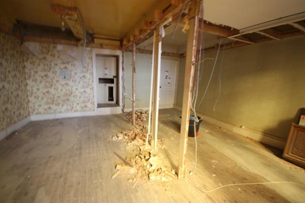 Immeuble à aménager de 320 m² à vendre au centre de SAINT RAMBERT EN BUGEY (01)