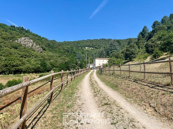 Propriété avec installation équestre dans une Ardèche préservée