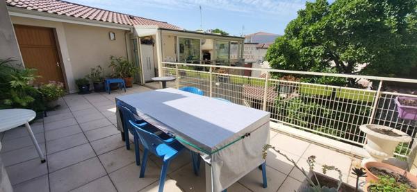 immeuble avec 3 appartements et un local commercial Centre Bergerac