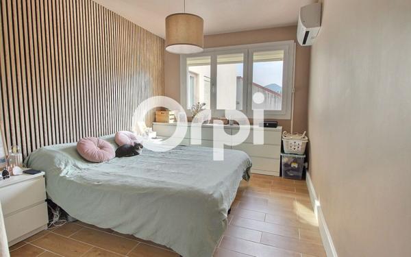 Appartement à vendre    3 pièces • 55,70 m2 Marseille 10