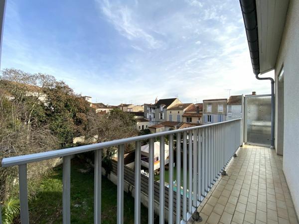 Immeuble à vendre    6 pièces •  Agen