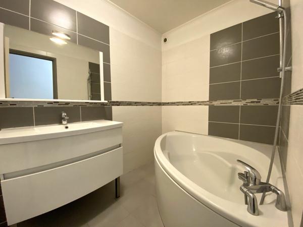 Immeuble à vendre    6 pièces •  Agen