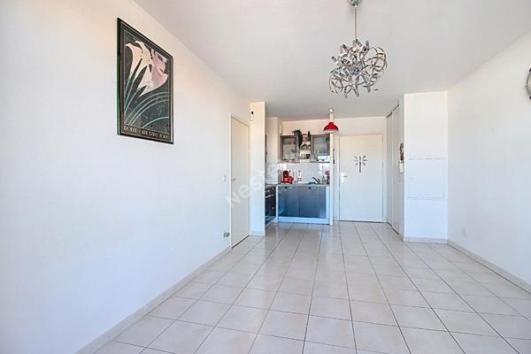 Appartement T2 de 43 m² environ avec terrasse ? Vitrolles ? Petite copropriété sécurisée