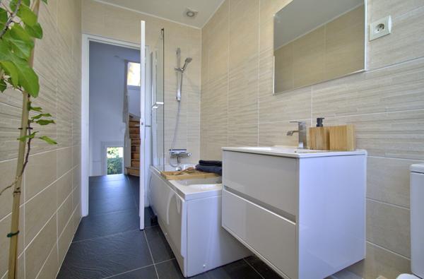 AGEN CENTRE - Charmante maison de ville lumineuse de 105 m² avec 3 chambres, garage et extérieur quartier préfecture.