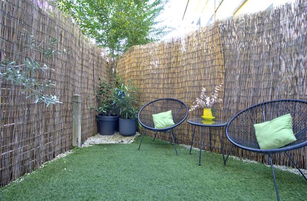 AGEN CENTRE - Charmante maison de ville lumineuse de 105 m² avec 3 chambres, garage et extérieur quartier préfecture.