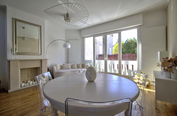 AGEN CENTRE - Charmante maison de ville lumineuse de 105 m² avec 3 chambres, garage et extérieur quartier préfecture.