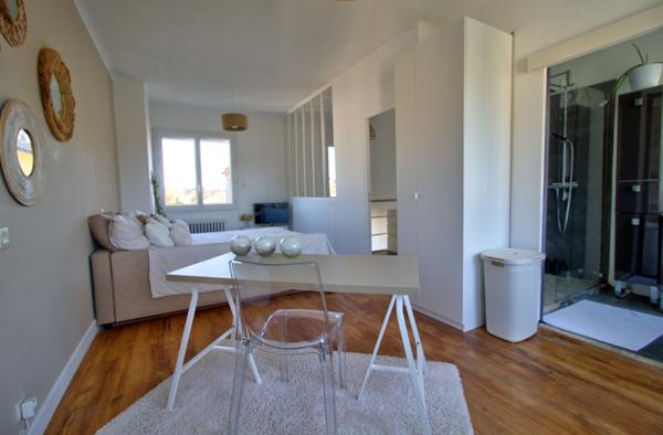 AGEN CENTRE - Charmante maison de ville lumineuse de 105 m² avec 3 chambres, garage et extérieur quartier préfecture.