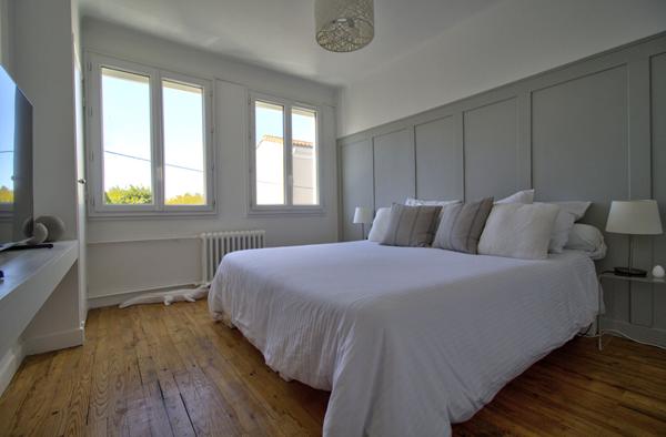 AGEN CENTRE - Charmante maison de ville lumineuse de 105 m² avec 3 chambres, garage et extérieur quartier préfecture.