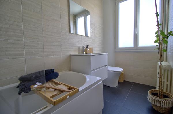 AGEN CENTRE - Charmante maison de ville lumineuse de 105 m² avec 3 chambres, garage et extérieur quartier préfecture.