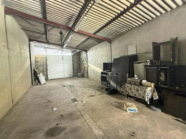 Entrepôt et bureaux à vendre à Saint-Rémy-en-Rollat dans l'Allier (03110), ref : 2026/991-03020