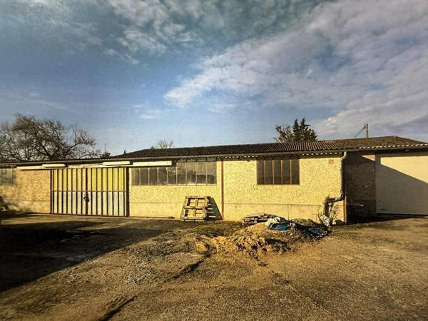 Entrepôt et bureaux à vendre à Saint-Rémy-en-Rollat dans l'Allier (03110), ref : 2026/991-03020