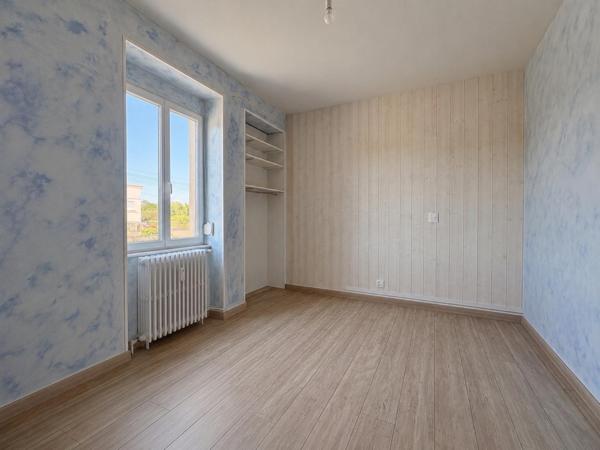 DIGOIN – Une maison familiale aux grands volumes avec 5 chambres.