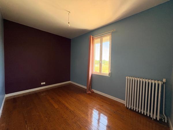 DIGOIN – Une maison familiale aux grands volumes avec 5 chambres.