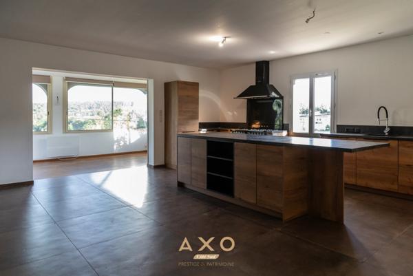 MEYREUIL - MAISON T5 - DEPENDANCE T2 - 278 M2 - JARDIN 1835M2 - PISCINE - JACUZZI - SAUNA - GARAGE - 890 000