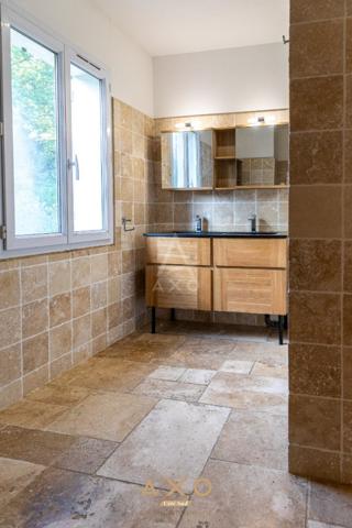 MEYREUIL - MAISON T5 - DEPENDANCE T2 - 278 M2 - JARDIN 1835M2 - PISCINE - JACUZZI - SAUNA - GARAGE - 890 000