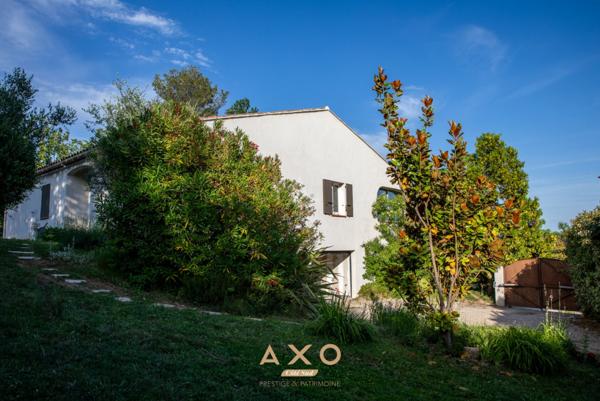 MEYREUIL - MAISON T5 - DEPENDANCE T2 - 278 M2 - JARDIN 1835M2 - PISCINE - JACUZZI - SAUNA - GARAGE - 890 000