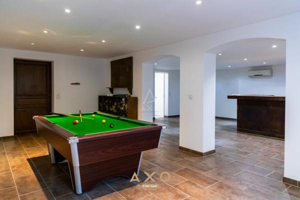 MEYREUIL - MAISON T5 - DEPENDANCE T2 - 278 M2 - JARDIN 1835M2 - PISCINE - JACUZZI - SAUNA - GARAGE - 890 000