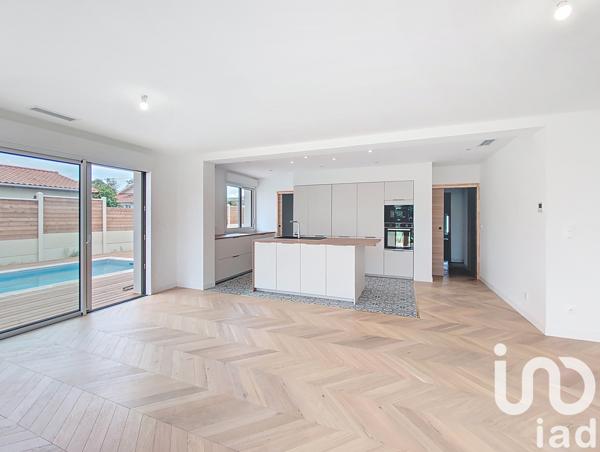 Maison à vendre 5 pièces 106 m² Saint-Médard-en-Jalles