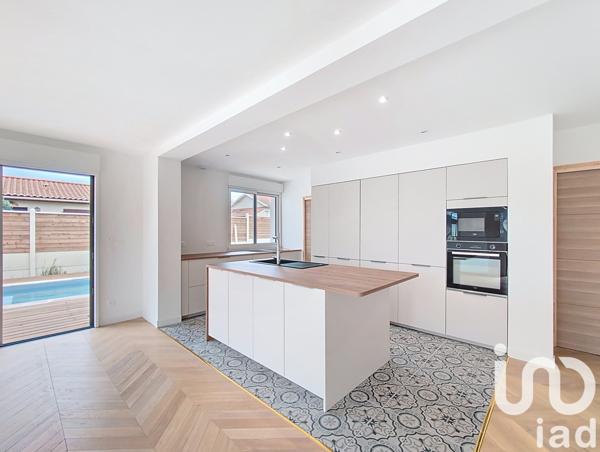 Maison à vendre 5 pièces 106 m² Saint-Médard-en-Jalles