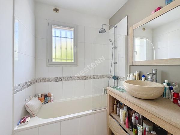 Célony, proché des écoles et commerces, maison de 95 m2, 3 chambres