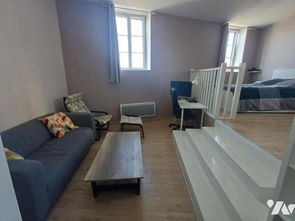 Quartier St Leu, proche centre et universités : charmant studio meublé de 36 m2,vue Cathédrale 