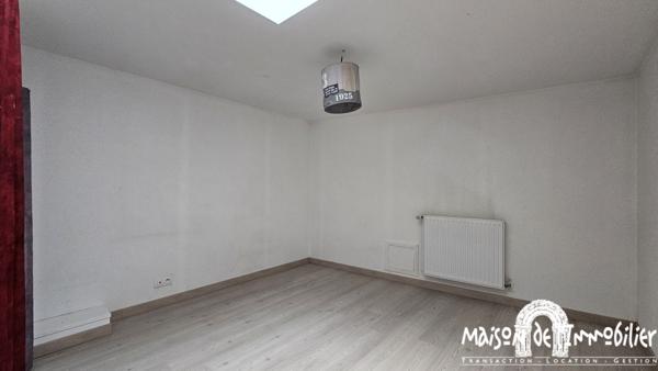 Vente Maison - 5 pièces - 111m² - Jardin clos - CHATEAUBERNARD