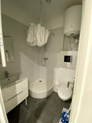 Appartement à louer    1 pièce •    Nîmes