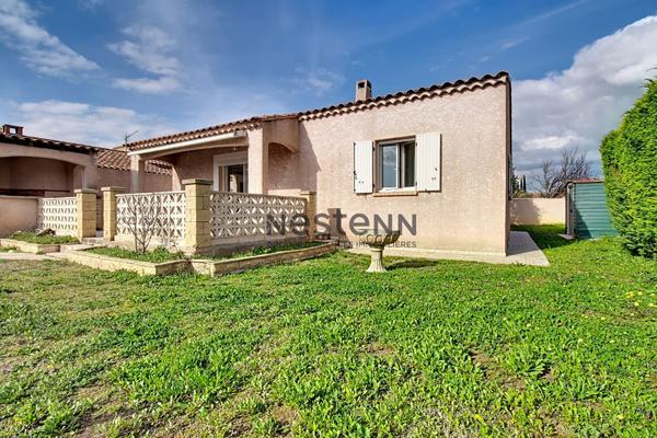 Maison de plain-pied individuelle avec piscine sur 550 m² de parcelle