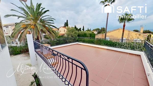 En exclusivité au centre ville de Saint-Aygulf  ! Villa individuelle 6 pièces - proche plage et commerces