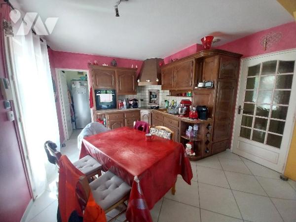 A VENDRE A LE GENEST-SAINT-ISLE !