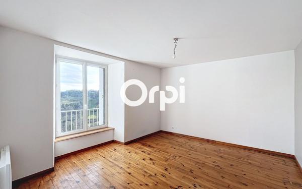 Appartement à vendre    4 pièces • 132 m2 Saint-Flour