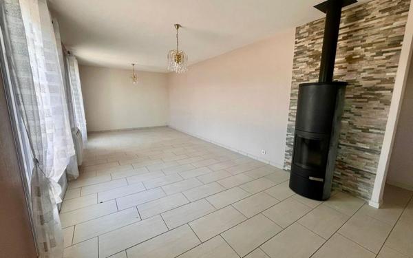 Maison à vendre    5 pièces •  Fleuré