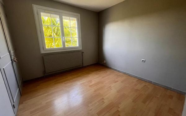 Maison à vendre    5 pièces •  Fleuré