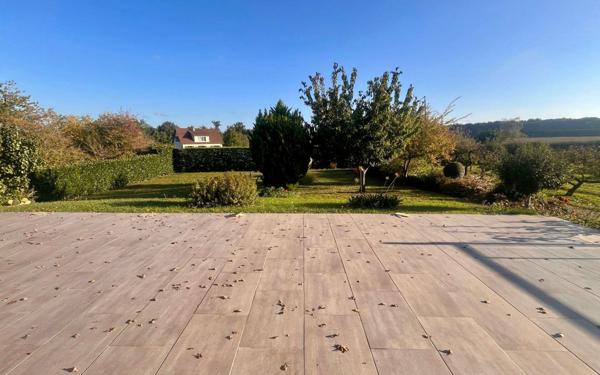 Maison à vendre    5 pièces •  Fleuré