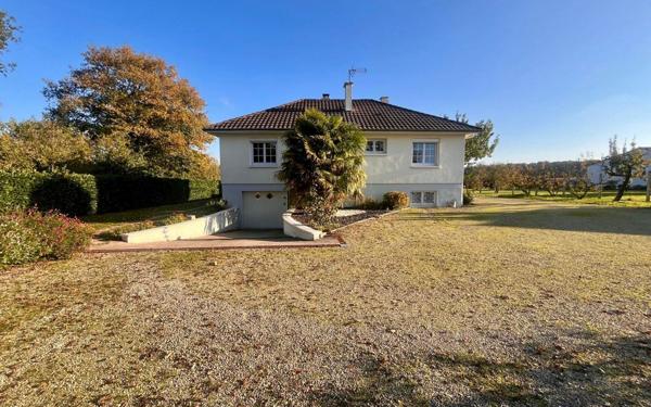 Maison à vendre    5 pièces •  Fleuré