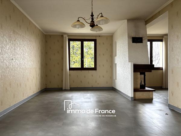 Maison pavillonnaire avec sous-sol et terrain clos