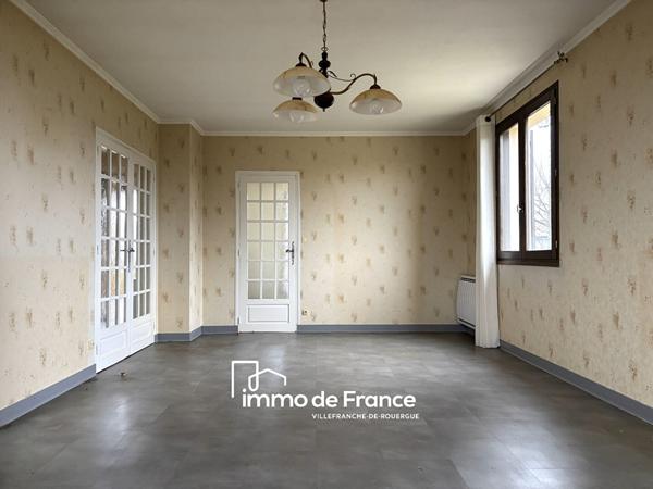 Maison pavillonnaire avec sous-sol et terrain clos