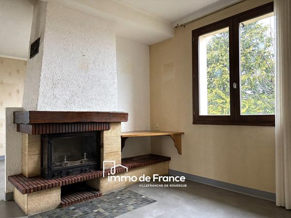 Maison pavillonnaire avec sous-sol et terrain clos