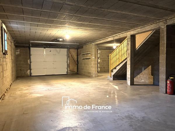 Maison pavillonnaire avec sous-sol et terrain clos