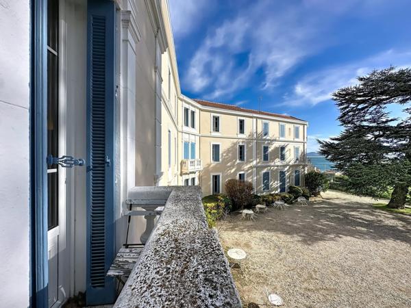 A vendre : Appartement duplex de caractère – 3 pièces - 68 m² – Tamaris, à deux pas de la mer